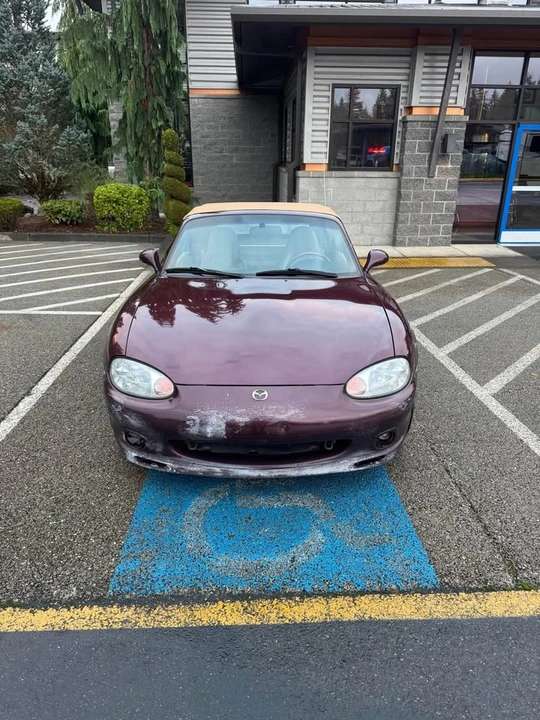 2000 Mazda NB MX-5 Miata - Image 2 of 13