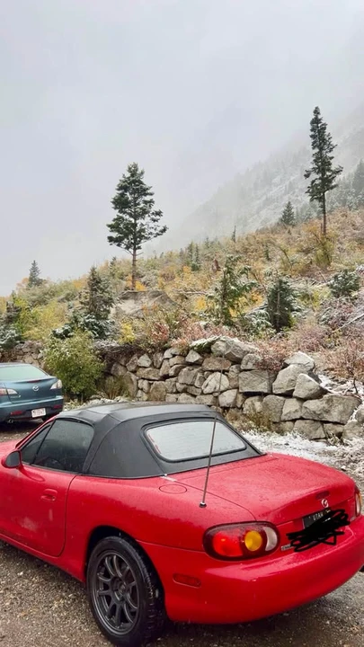 2000 Mazda NB MX-5 Miata - Image 2 of 4