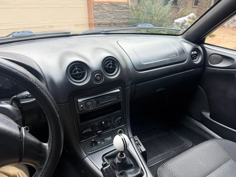 2000 Mazda NB MX-5 Miata - Image 9 of 13