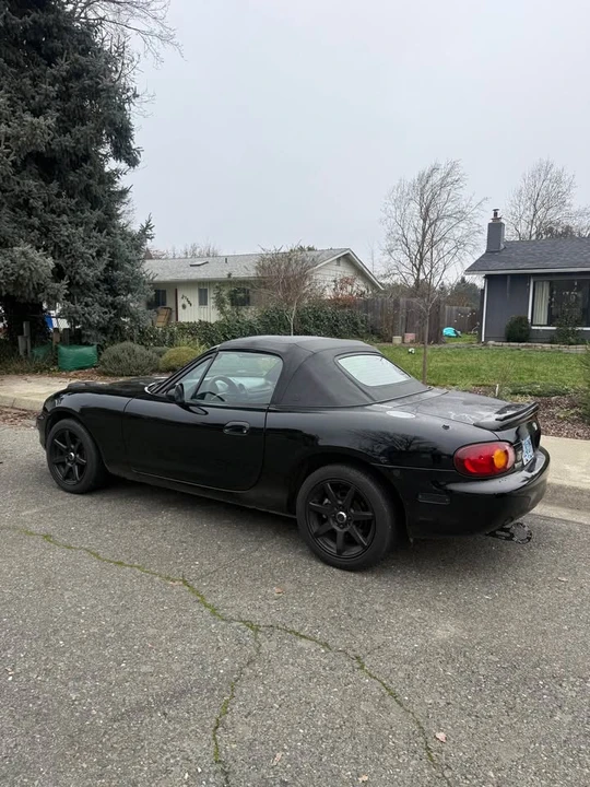 2000 Mazda NB MX-5 Miata - Image 2 of 13