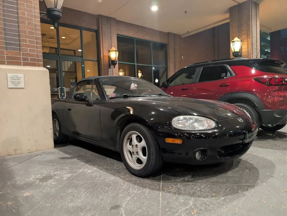 2000 Mazda NB MX-5 Miata - Image 8 of 10