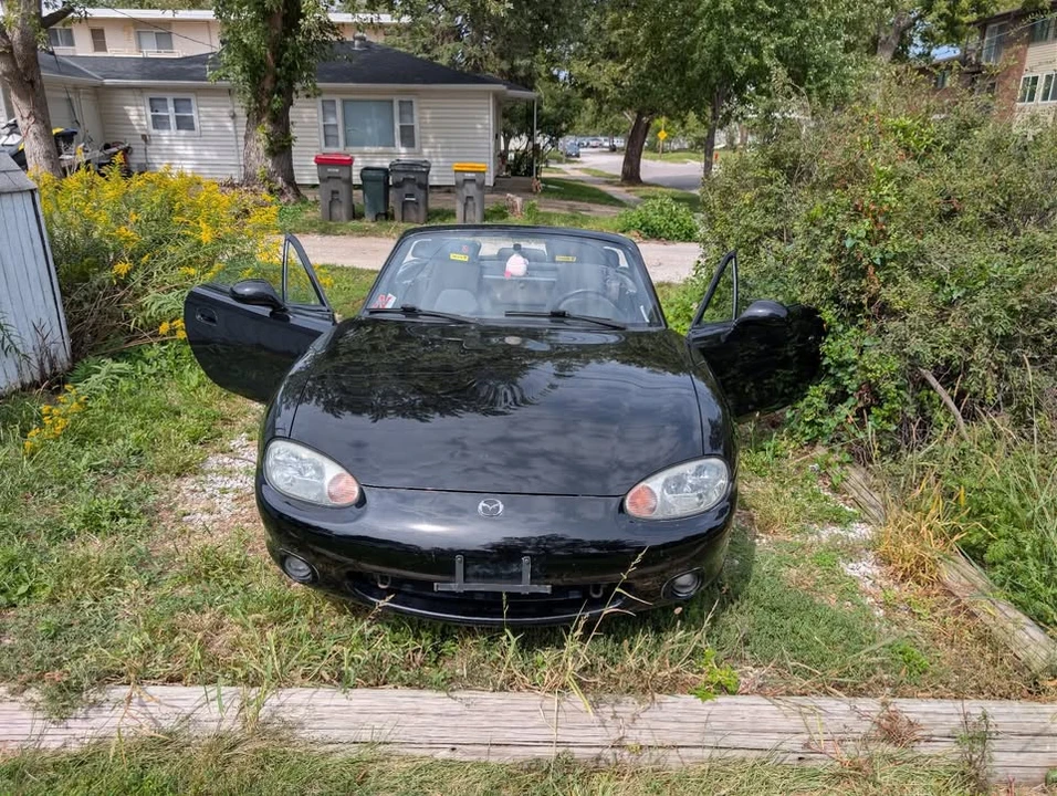 2000 Mazda NB MX-5 Miata - Image 9 of 10