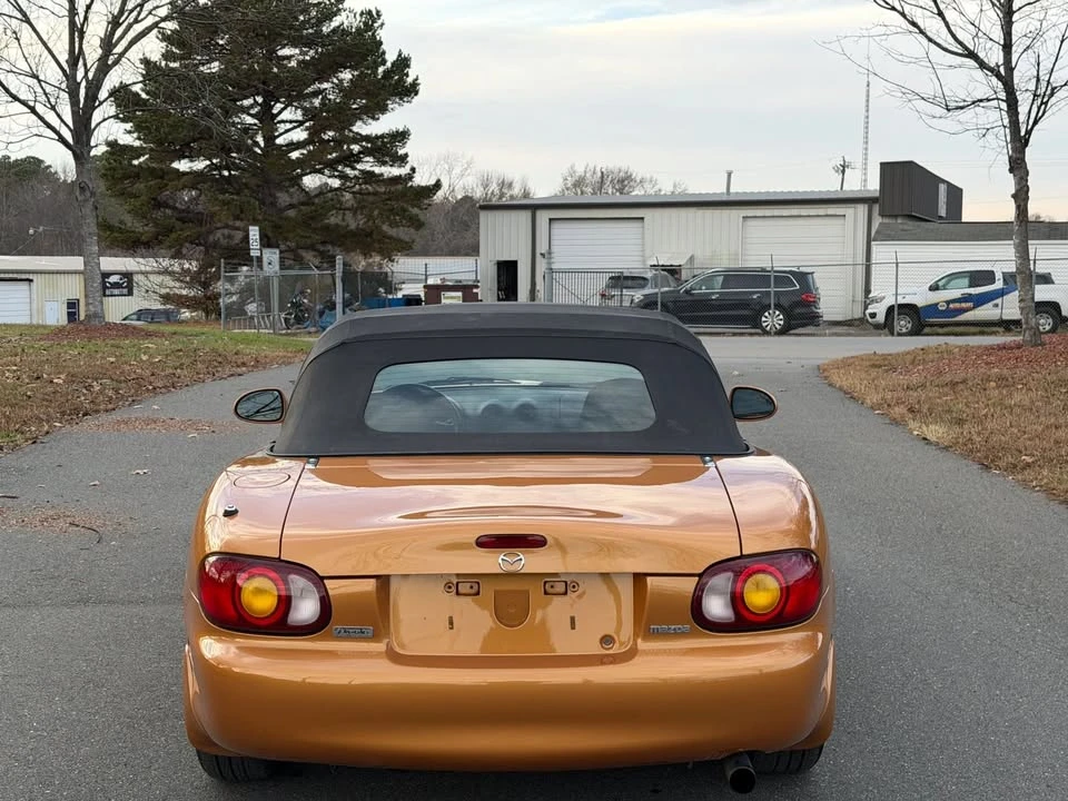 2000 Mazda NB MX-5 Miata - Image 5 of 15