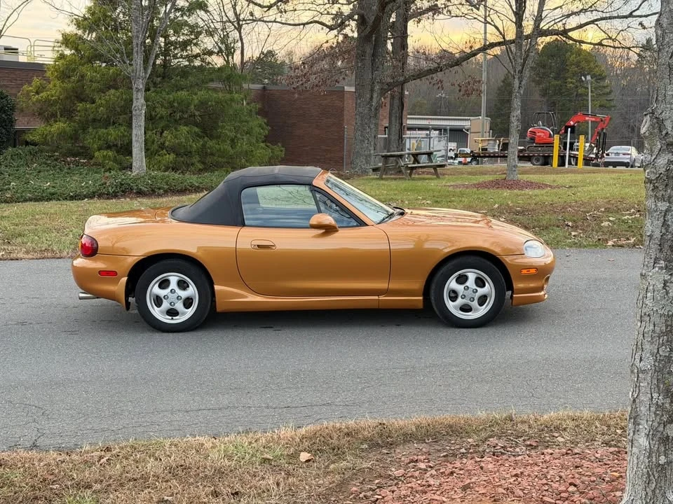 2000 Mazda NB MX-5 Miata - Image 7 of 15