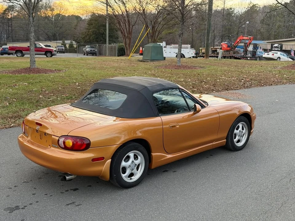 2000 Mazda NB MX-5 Miata - Image 6 of 15