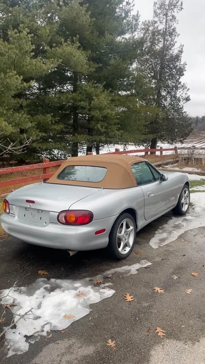 2000 Mazda NB MX-5 Miata - Image 2 of 3