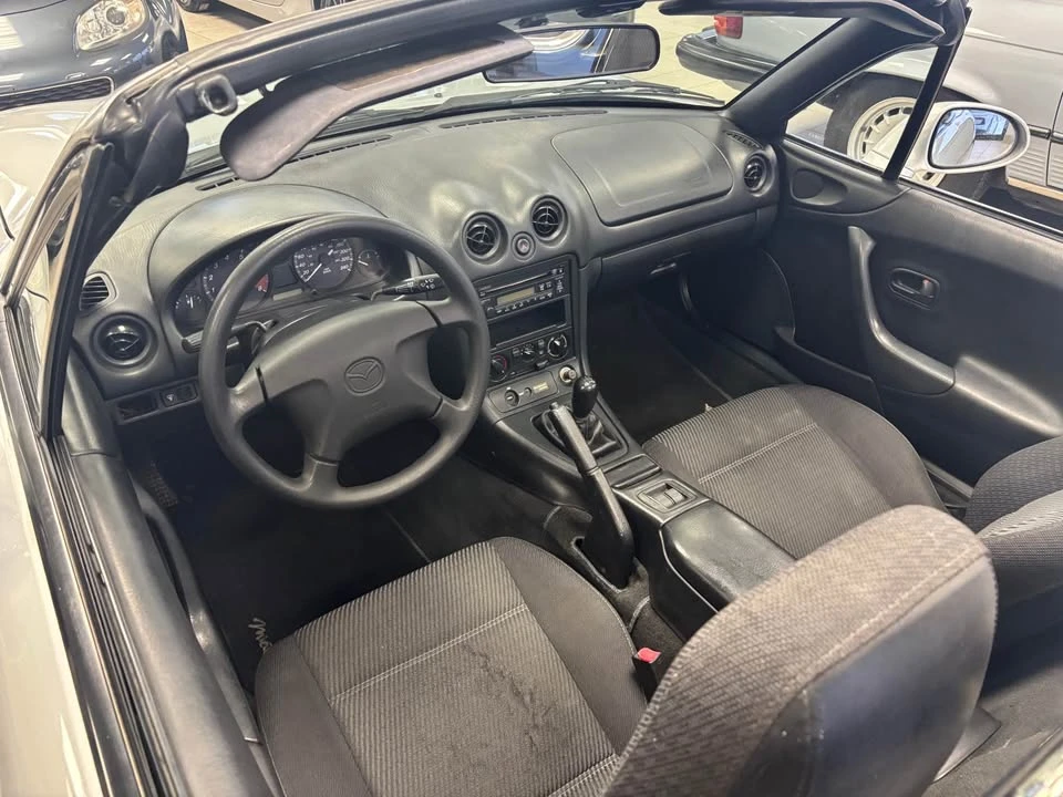 2000 Mazda NB MX-5 Miata - Image 7 of 9