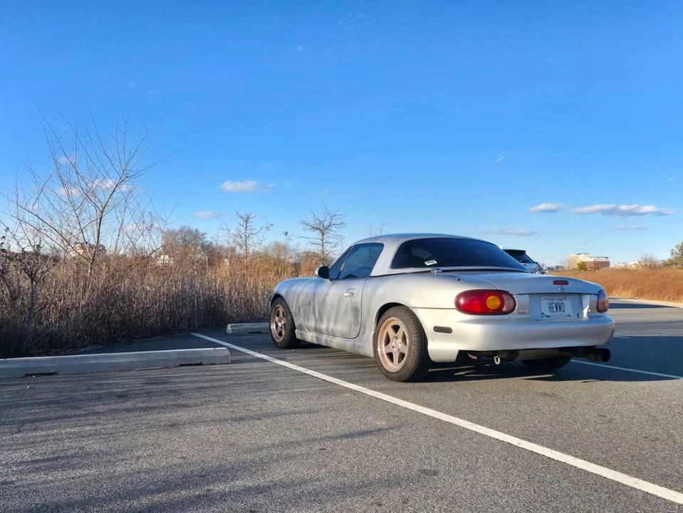 2000 Mazda NB MX-5 Miata - Image 2 of 8