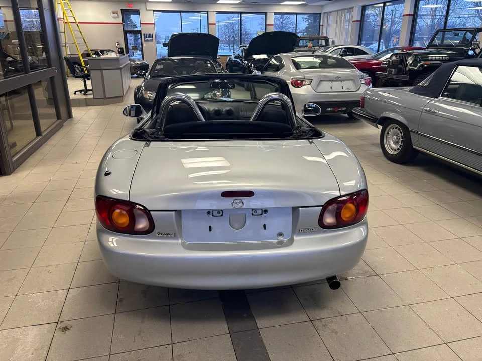 2000 Mazda NB MX-5 Miata - Image 5 of 9