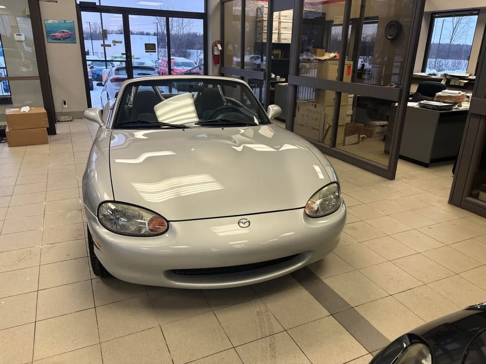 2000 Mazda NB MX-5 Miata - Image 2 of 9