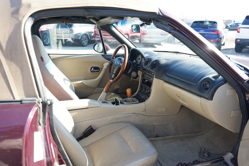 2000 Mazda NB MX-5 Miata - Image 8 of 12