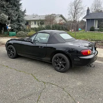 2000 Mazda MX-5 Miata