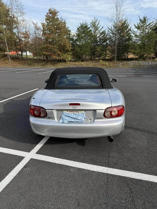 2000 Mazda NB MX-5 Miata - Image 9 of 17