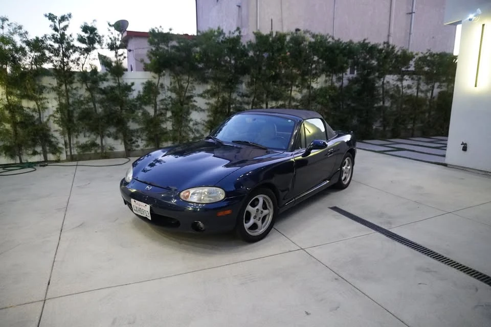 2000 Mazda NB MX-5 Miata - Image 2 of 19