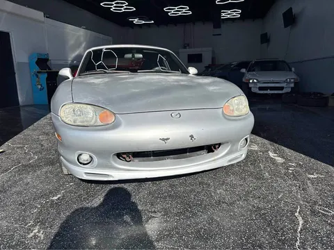 2000 Mazda MX-5 Miata