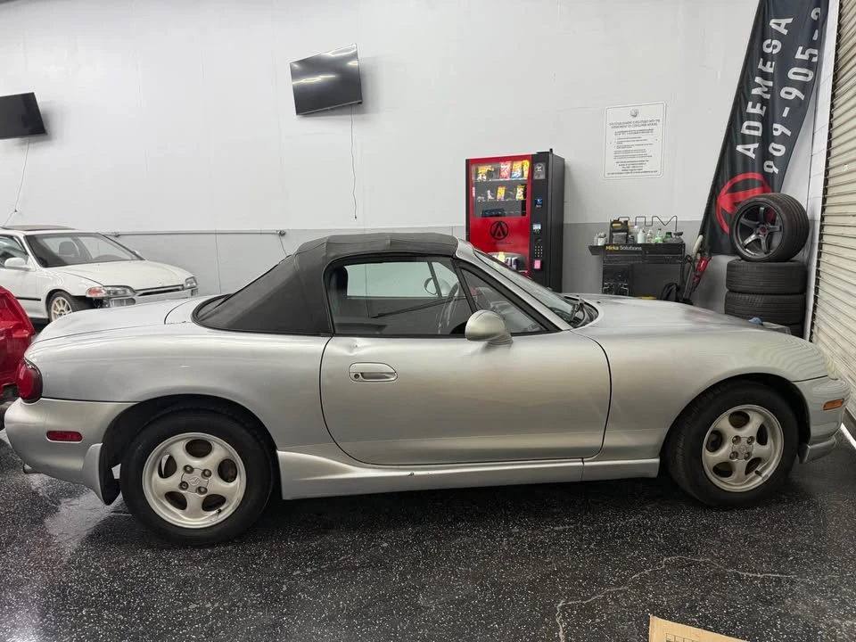 2000 Mazda NB MX-5 Miata - Image 5 of 11