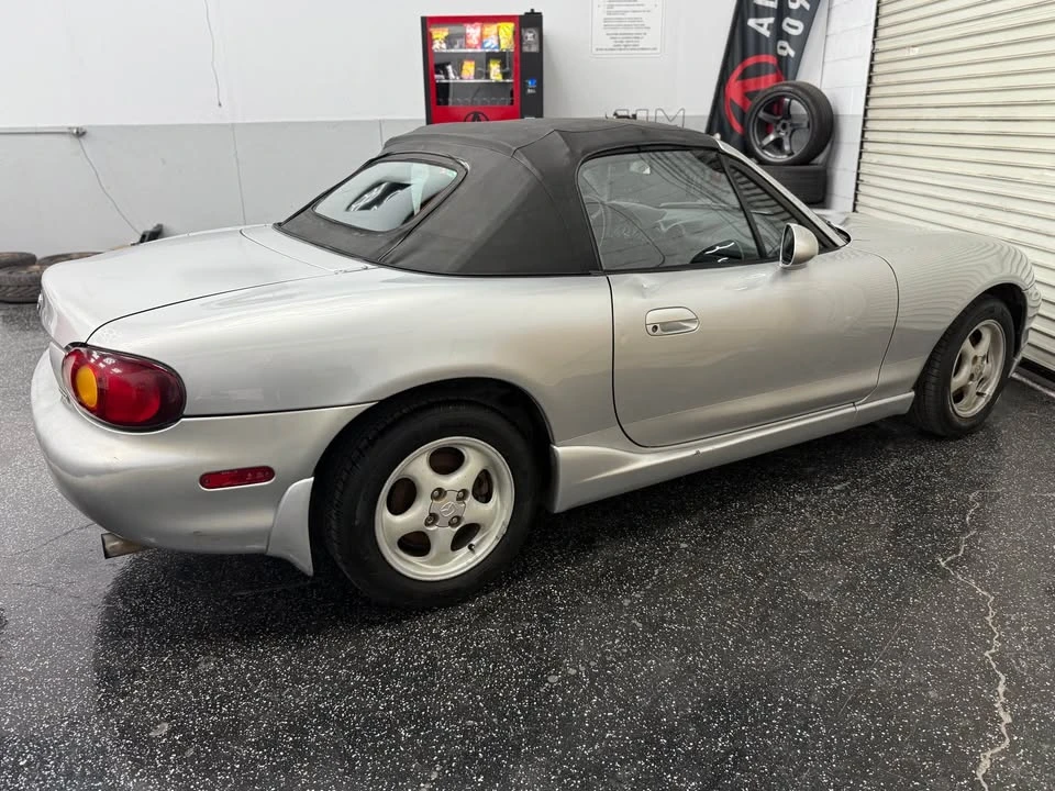 2000 Mazda NB MX-5 Miata - Image 4 of 11