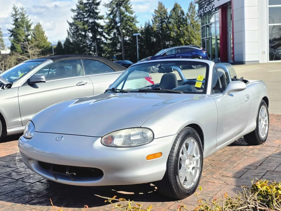2000 Mazda NB MX-5 Miata - Image 4 of 11