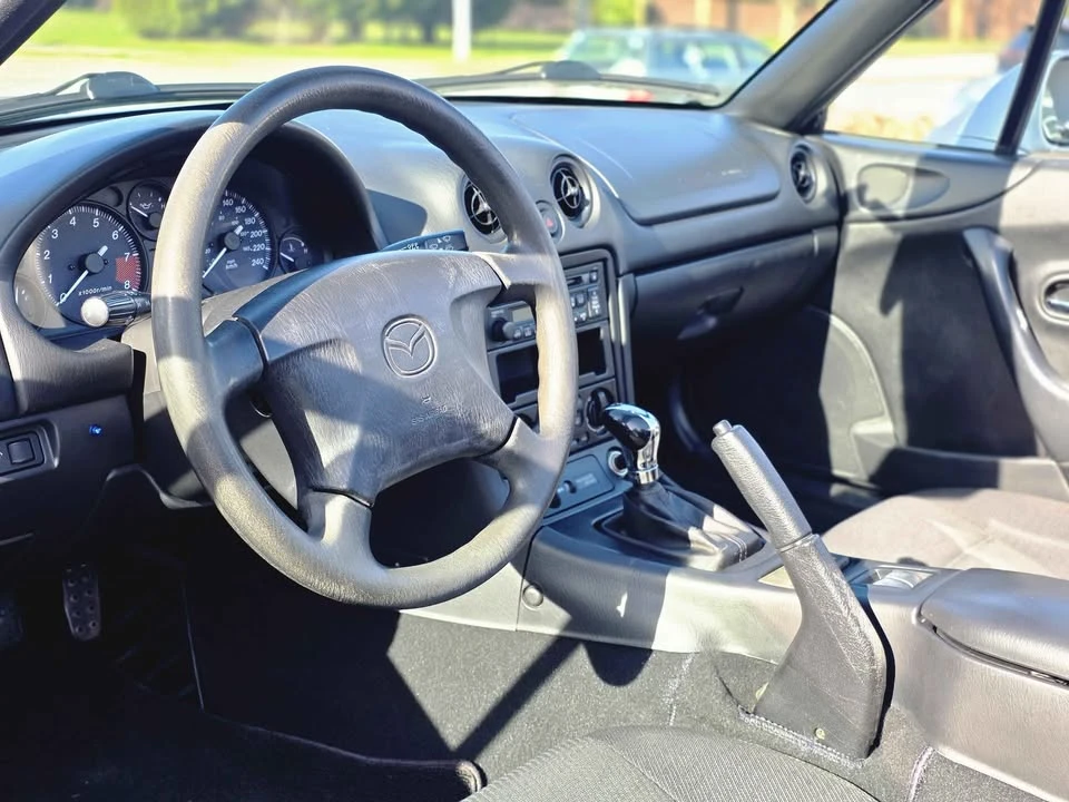 2000 Mazda NB MX-5 Miata - Image 9 of 11