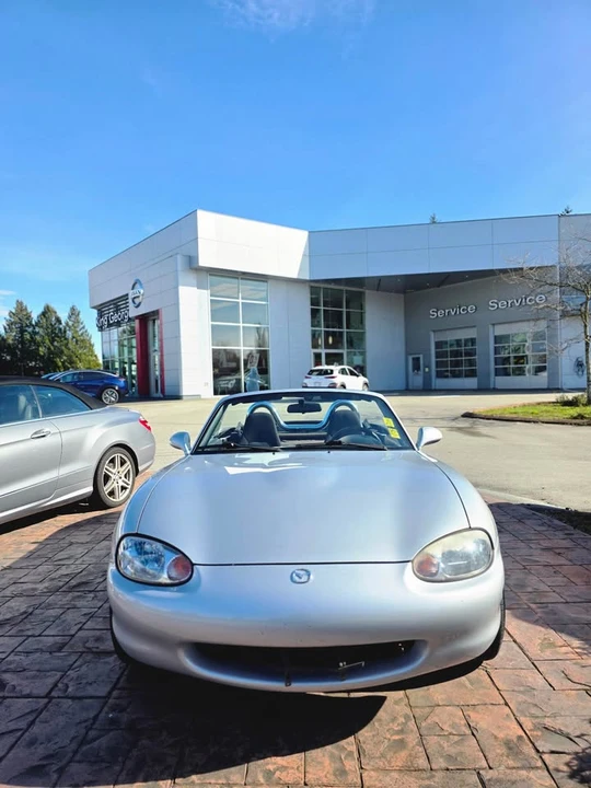 2000 Mazda NB MX-5 Miata - Image 2 of 10