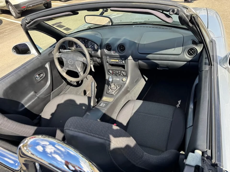 2000 Mazda NB MX-5 Miata - Image 6 of 8