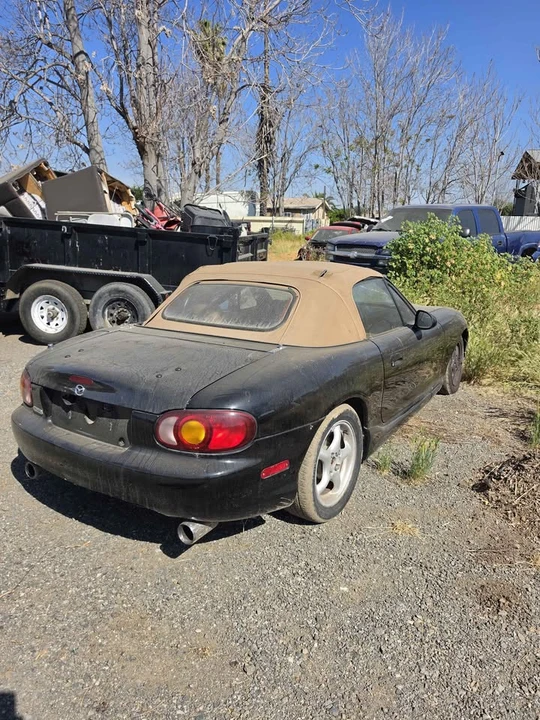 2000 Mazda NB MX-5 Miata - Image 3 of 9