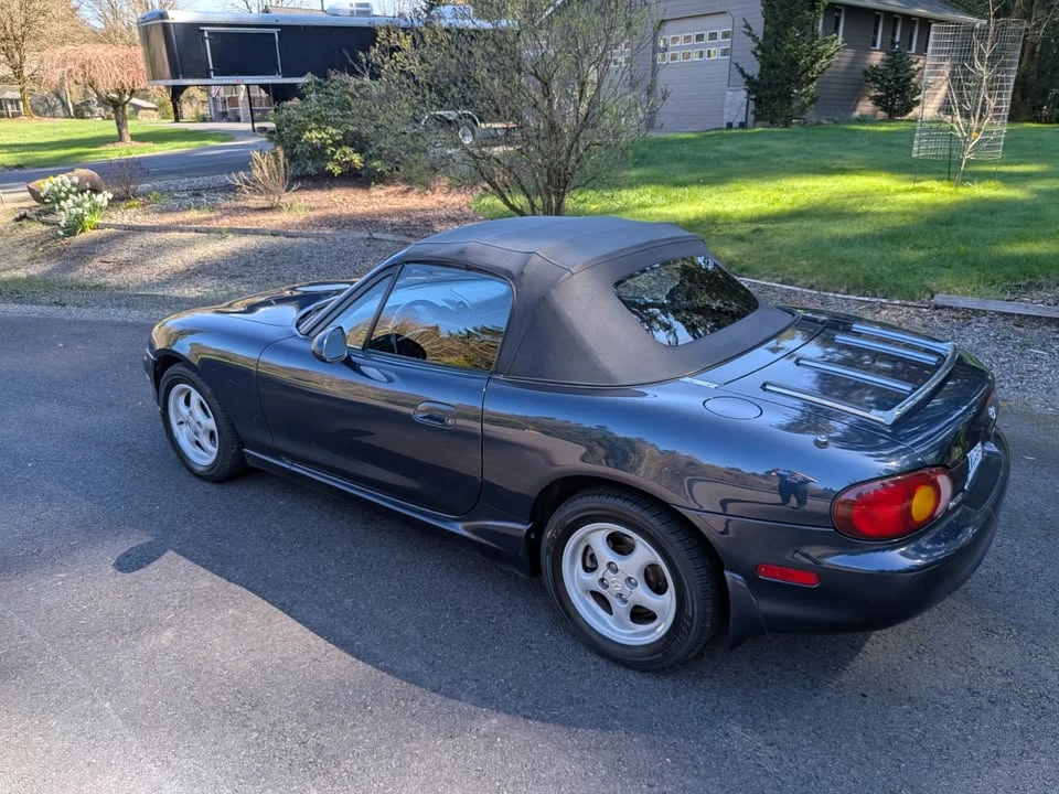 2000 Mazda NB MX-5 Miata - Image 2 of 11