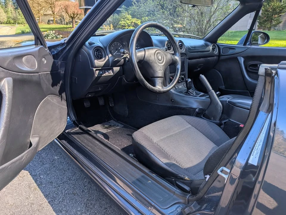 2000 Mazda NB MX-5 Miata - Image 9 of 11