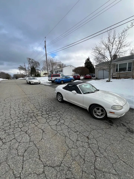 2000 Mazda NB MX-5 Miata - Image 2 of 6