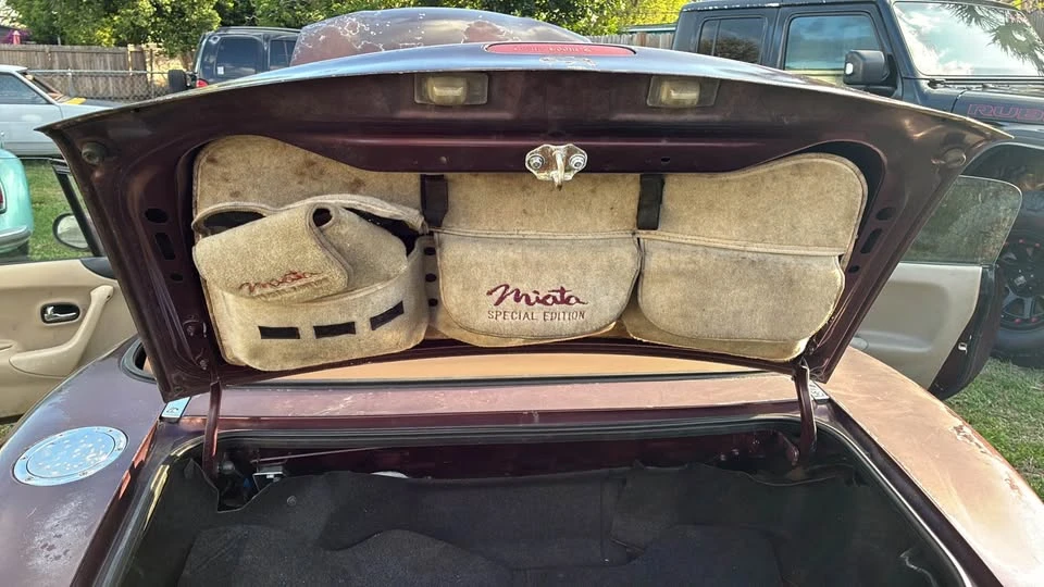 2000 Mazda NB MX-5 Miata - Image 11 of 20