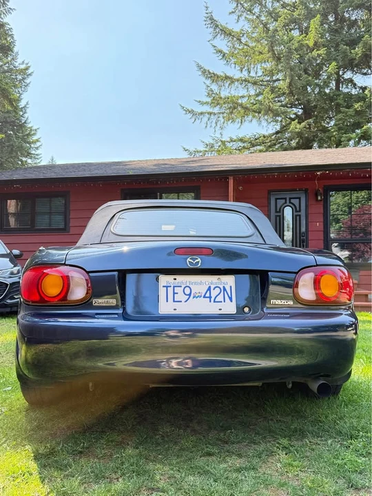 2000 Mazda NB MX-5 Miata - Image 5 of 10