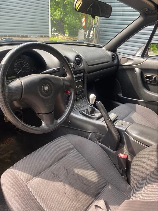 2000 Mazda NB MX-5 Miata - Image 5 of 8