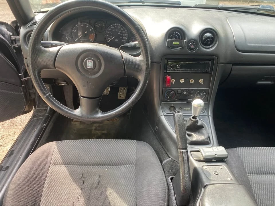 2000 Mazda NB MX-5 Miata - Image 4 of 8