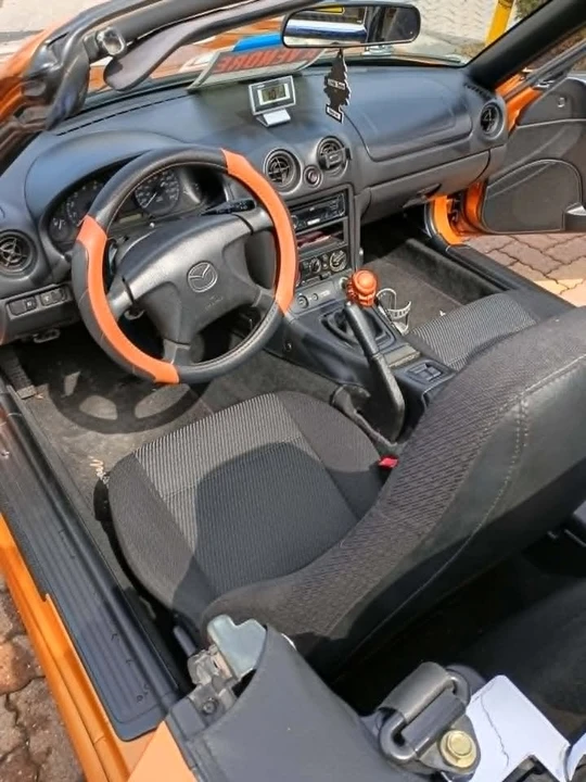2000 Mazda NB MX-5 Miata - Image 7 of 14