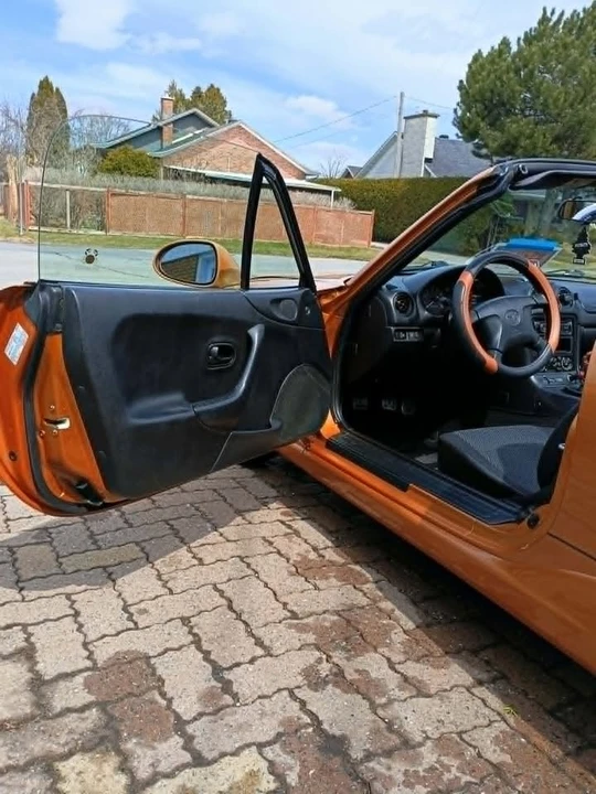 2000 Mazda NB MX-5 Miata - Image 5 of 14