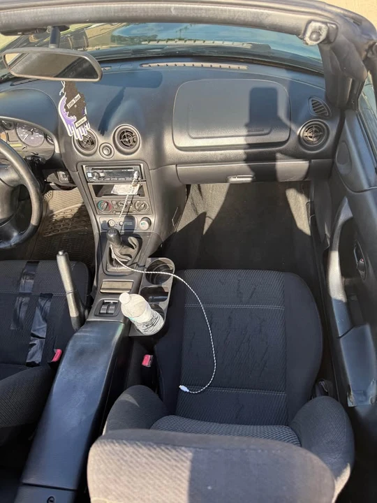 2000 Mazda NB MX-5 Miata - Image 13 of 16