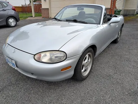 2000 Mazda MX-5 Miata