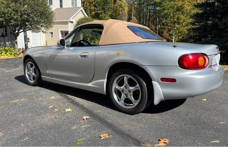 2000 Mazda NB MX-5 Miata - Image 5 of 10