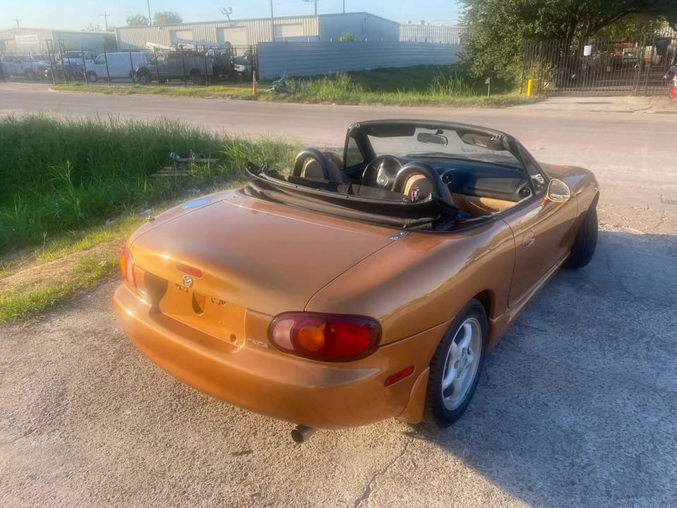 2000 Mazda NB MX-5 Miata - Image 2 of 20