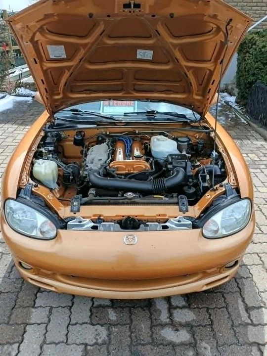 2000 Mazda NB MX-5 Miata - Image 10 of 14