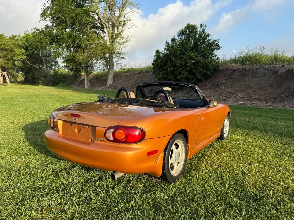 2000 Mazda NB MX-5 Miata - Image 16 of 20