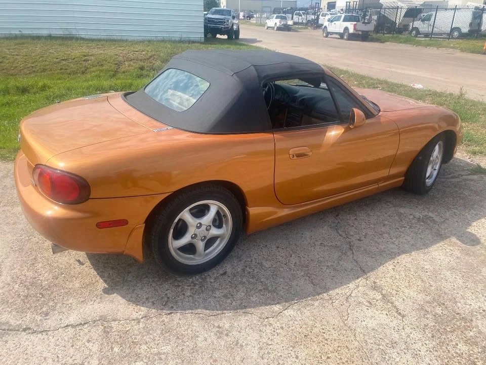 2000 Mazda NB MX-5 Miata - Image 5 of 20