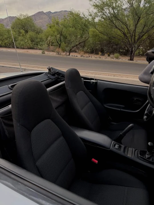 2000 Mazda NB MX-5 Miata - Image 13 of 18
