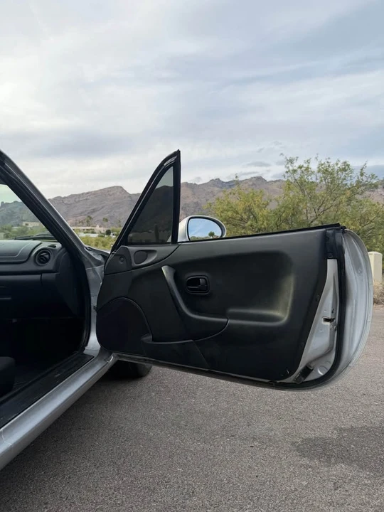 2000 Mazda NB MX-5 Miata - Image 17 of 18
