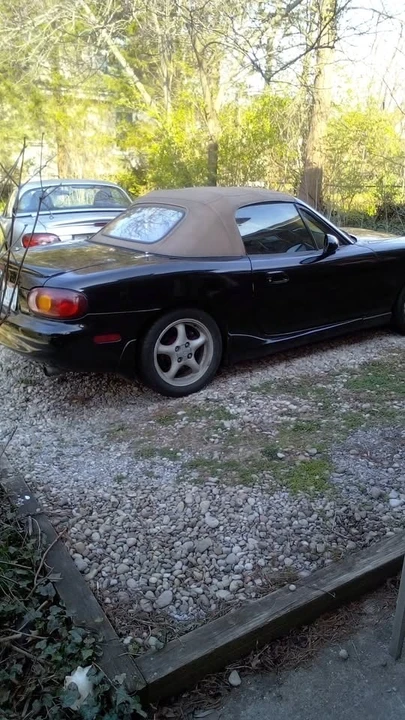 2000 Mazda NB MX-5 Miata - Image 2 of 2