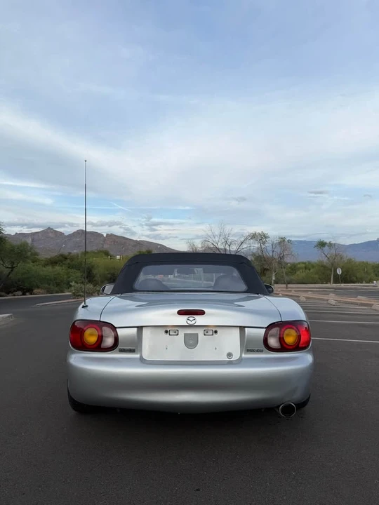 2000 Mazda NB MX-5 Miata - Image 11 of 18