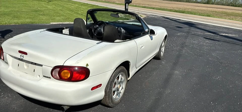 2000 Mazda NB MX-5 Miata - Image 6 of 9
