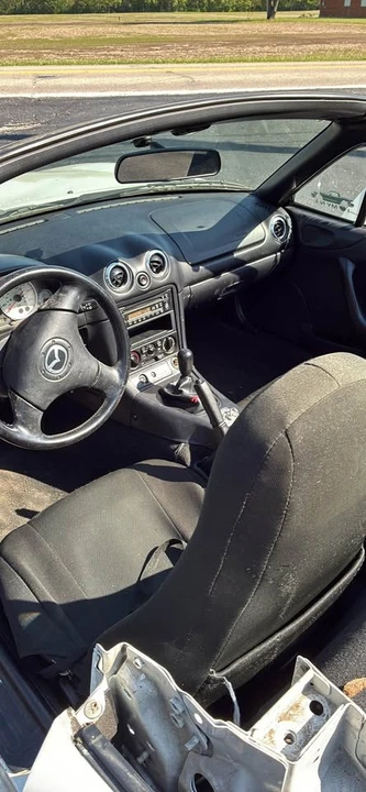 2000 Mazda NB MX-5 Miata - Image 2 of 9