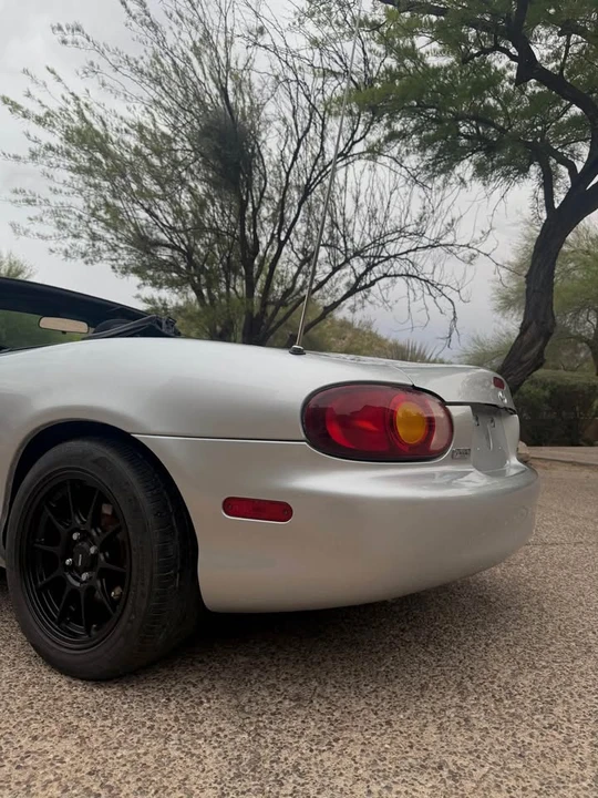 2000 Mazda NB MX-5 Miata - Image 9 of 18