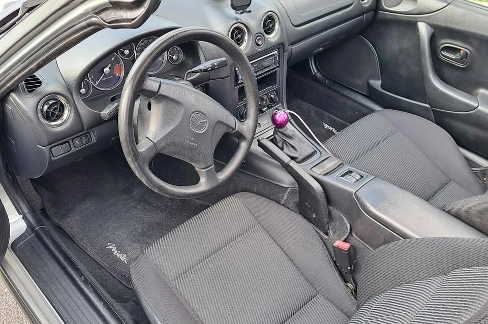 2000 Mazda NB MX-5 Miata - Image 7 of 10
